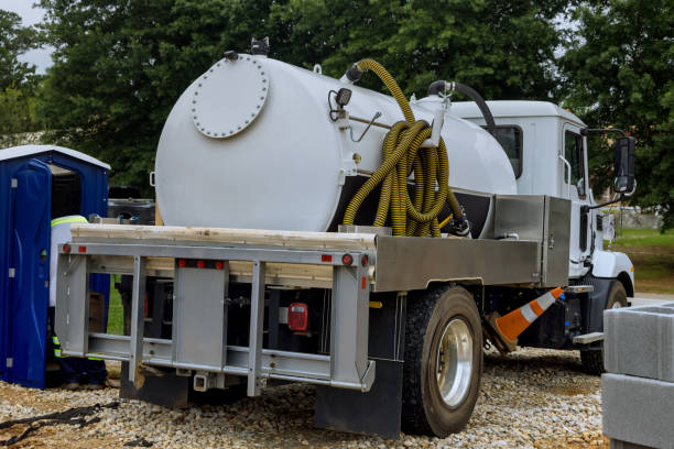 Best Portable bathroom rental  in Blissfield, MI